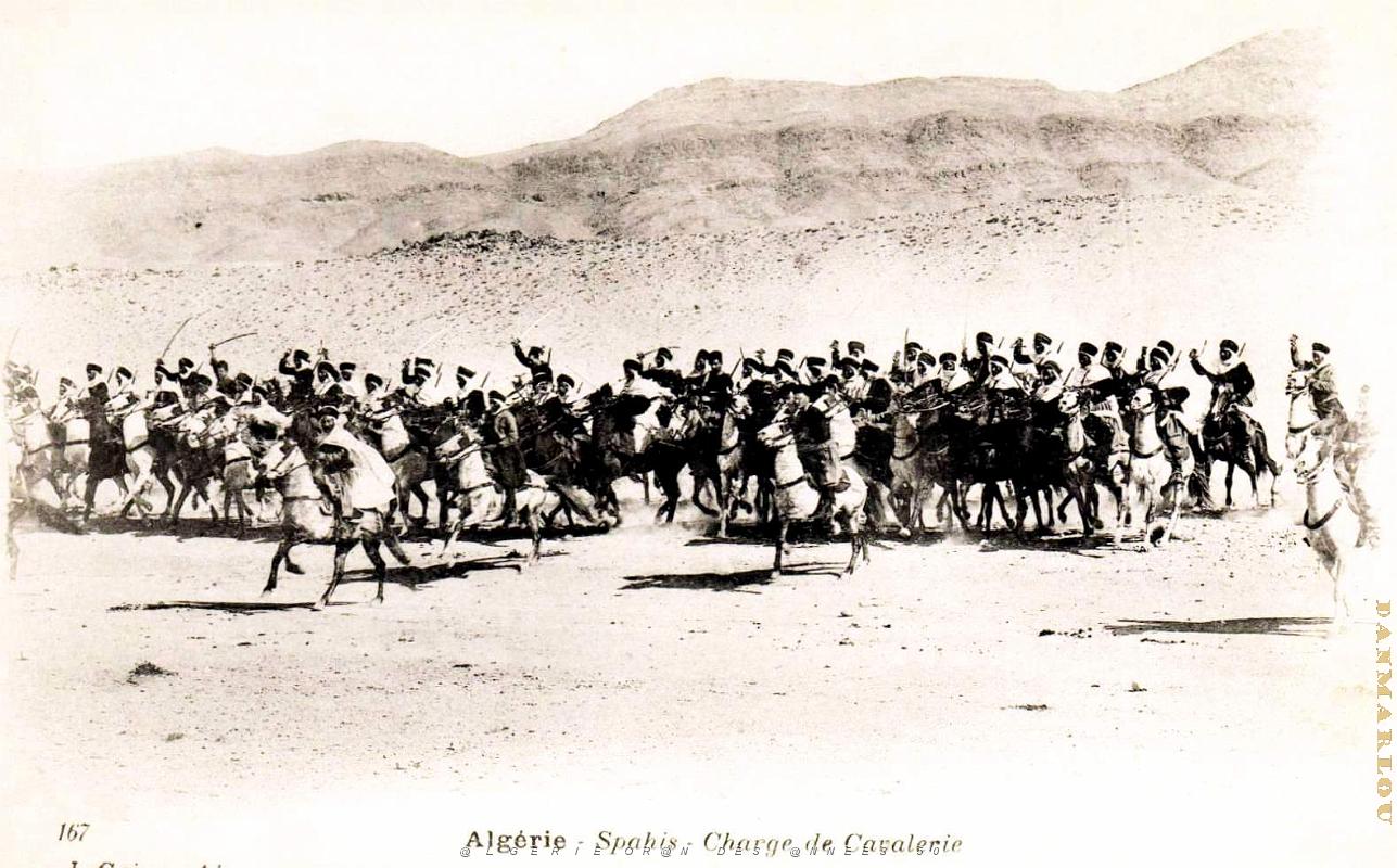 Algerie - Spahis - Charge de Cavalerie.jpg
